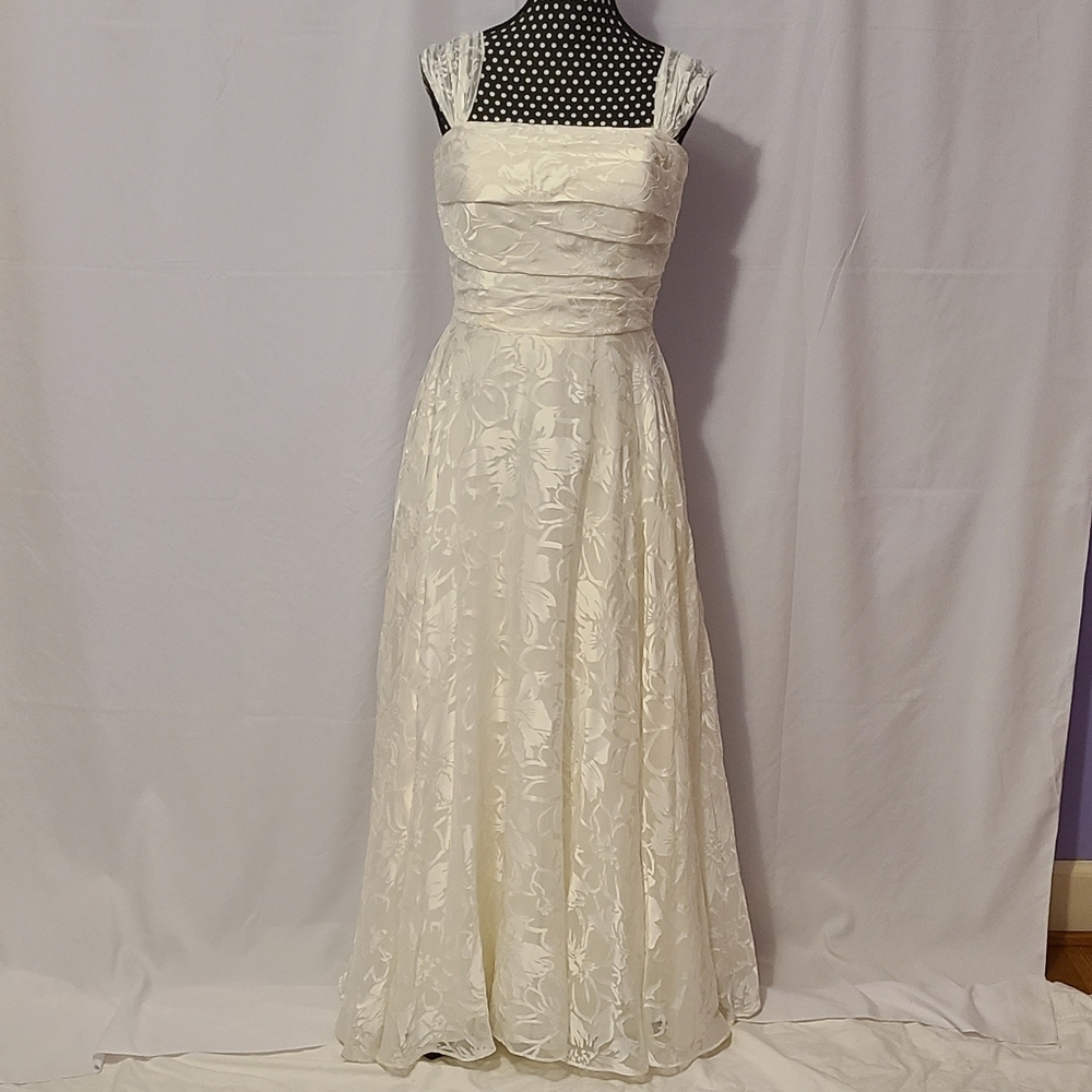 David's Bridal Floral Print Wedding Dress With Pockets